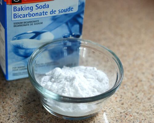 baking-soda-box-white-powder